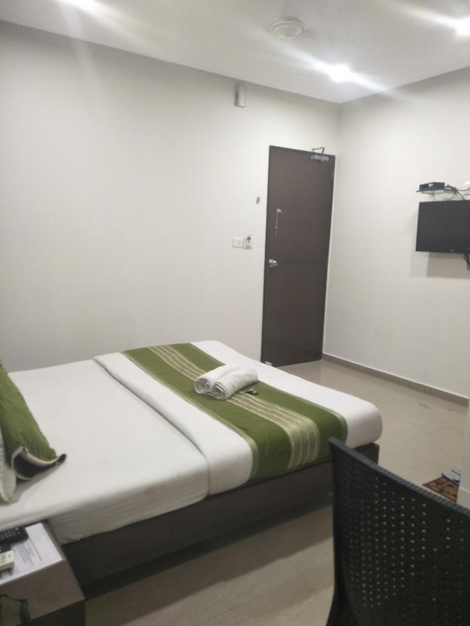 Hotel Ambience Sarkhej Εξωτερικό φωτογραφία